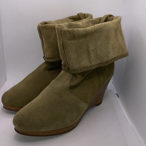 Cushion Walk Woman's Genuine Suede Perforated Heeled Boots Olive Green Size 9 - Picture 12 of 16